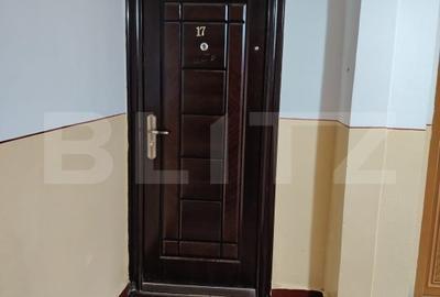 Apartament cu 2 camere semidecomandat, mobilat în Micro 4