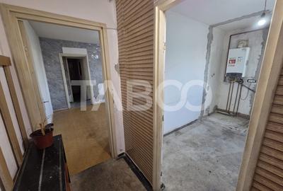 Apartament 2 camere semidecomandat zona Tudor Vladimirescu etaj 4 - 3