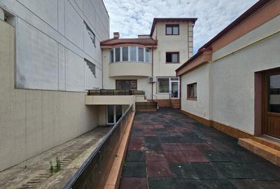 Spațiu comercial versatil de închiriat D+P+1E – zonă excelentă/Stadion - 1