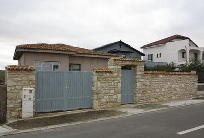Casă individuală cu 3 camere în Central