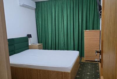 Apartament cu 3 camere semidecomandat, mobilat în 1 Mai