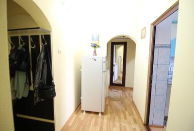 Ap. 2 dec. Micro 18, 58mp, centrala termica, mobilat si utilat - 4