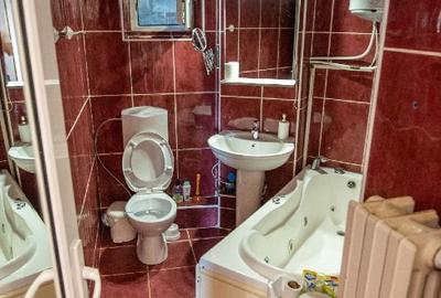 Apartament cu 2 camere decomandat, mobilat în Central