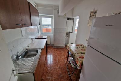Apartament cu 2 camere decomandat în Griviței