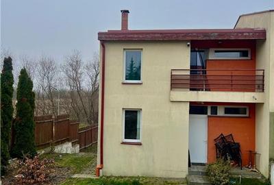Casă cu 8 camere în Bună Ziua