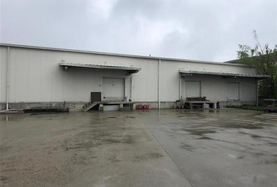 Spațiu industrial, de 2,000 mp, în Central