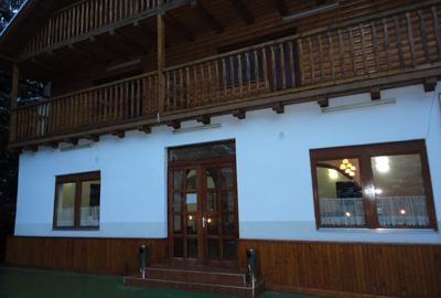 Vanzare cabana intr o zona de vis Petrosani Cheile Jietului - 2