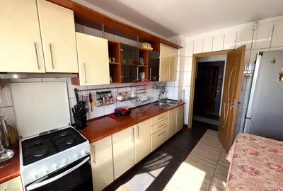 3 camere decomandat, 63 mp utili, centrală proprie, balcon – Zețarilor - 7