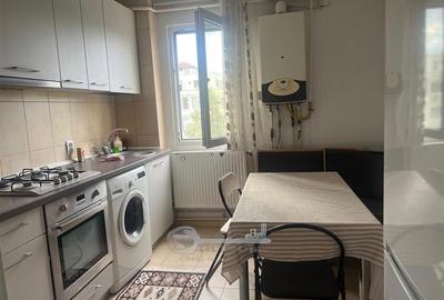Apartament cu 2 camere semidecomandat, mobilat în Podu Roș