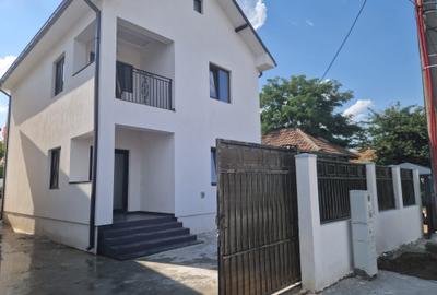 Direct proprietar vând vilă  P+1 în Lumina - 1