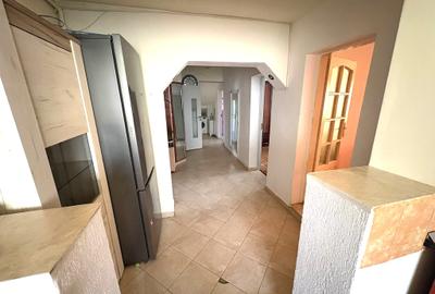 Apartament cu 3 camere decomandat în Nord