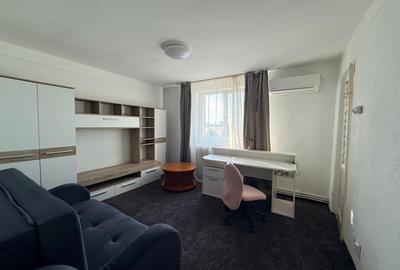 Centru Civic Hala Centrala , apartament 2 camere decomandat , etaj intermediar - 1