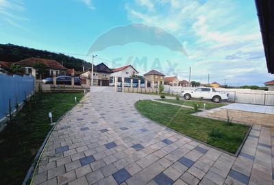 Casă / Vilă cu 5 camere de vânzare - 11