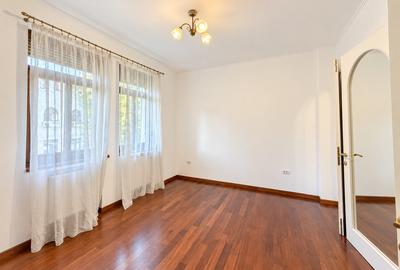 O adresă de colecție | Apartament în vilă - 4