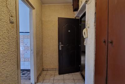 Tomis III- 2 camere, etaj parter, liber, necesita renovare -83.000euro - 3