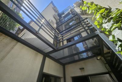 Casă cu 9 camere în Clucerului