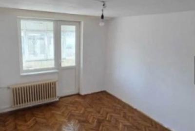 Vânzare apartament de 2 camere zona Abator nerenovat 53 mp - 1