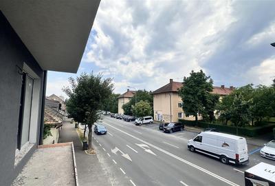 Apartament 3 camere bloc vila - 75 mp + parcare - Tractorul 137500 euro - 10