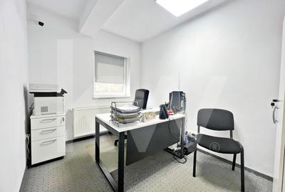 Casă mare cu teren generos – perfect împărțită pentru birouri sau 4 apartamente - 16