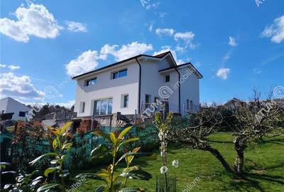 Casă individuală cu 4 camere în Cisnădioara