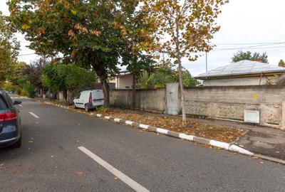 Straulesti - str. Pietrosita nr. 10, Casa demolabila cu teren 388 mp - 2