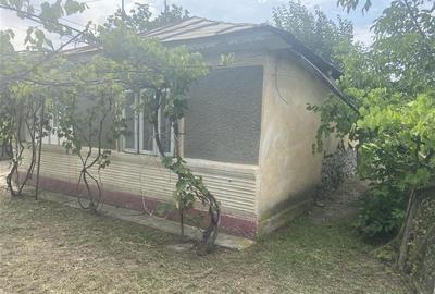 Casa si teren de vanzare in Suraia, zona Cimitirul central ,2087 mp , deschidere - 2