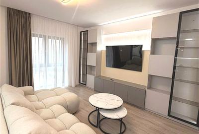 Apartament cu 3 camere semidecomandat, mobilat în Pipera
