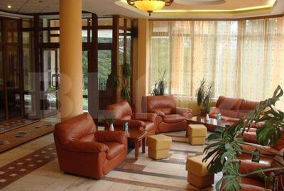 Casă individuală cu 14 camere în Cioplea