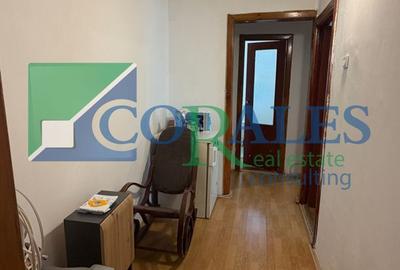 3 camere, centrala proprie, 2 bai, et. 2,  bloc anvelopat. Disponibil imediat - 4