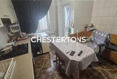 Apartament cu 3 camere decomandat, mobilat în Drumul Sării