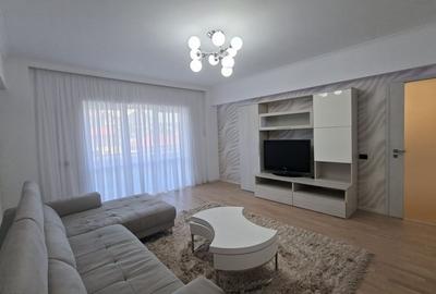 Apartament cu 3 camere decomandat, mobilat în Central
