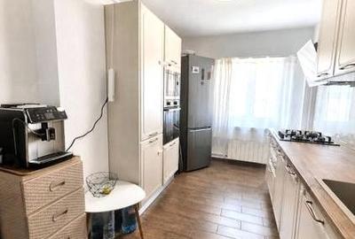 Apartament cu 3 camere decomandat, mobilat în Octavian Goga