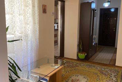 Apartament 3 camere Manastur, str.Padin, zona Piata Flora, decomandat, et.2/4 - 6