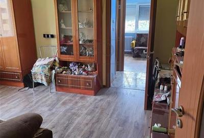 SAGULUI - ETAJ 2 - BLOC IZOLAT - 3 CAMERE - DEBARA - CENTRALA PROPRIE - CLIMA - 10
