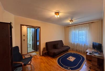 Apartament cu 3 camere semidecomandat în Colentina