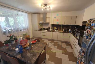 Casa + 5 apartamente + spatiu de inchiriat + parcari. Pretabil locuit + afacere - 19
