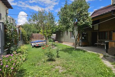 Casă individuală cu 2 camere în Între Lacuri