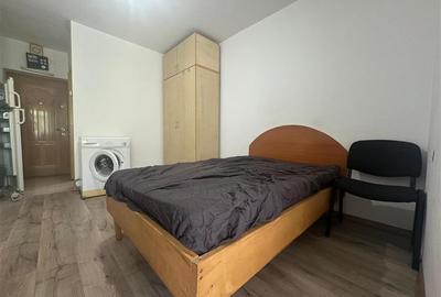 Garsonieră decomandată în Nicolina