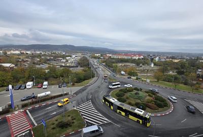 Apartament cu 3 camere decomandat, mobilat în Vasile Aaron