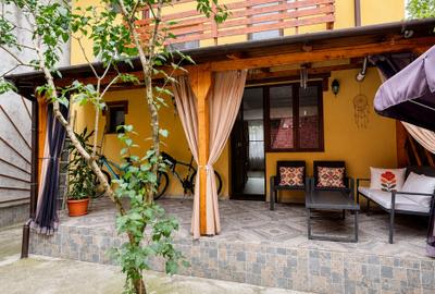 Vilă/ Casă 4 camere/ Andronache/ Cochetă/ Terasă/ Curte/ P+1 - 18