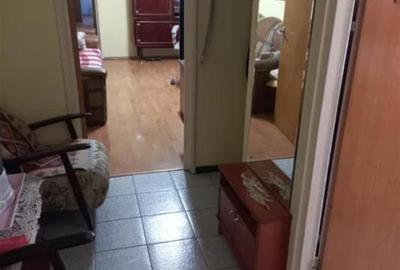 Apartament cu 3 camere semidecomandat, mobilat în Brâncoveanu