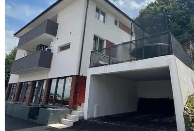 Casă cu 5 camere în Florești