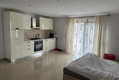 Apartament cu 2 camere decomandat, mobilat în Ultracentral