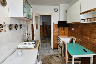 Vand apartament de 2 camere, circular(decomandat)cf 1,situat pe str.Rahovei - 6
