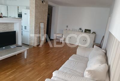 Apartament cu 2 camere semidecomandat, mobilat în Mihai Viteazul