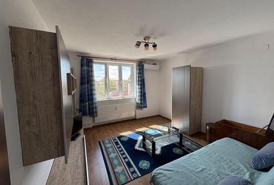 Apartament cu 2 camere decomandat în Complex Studențesc