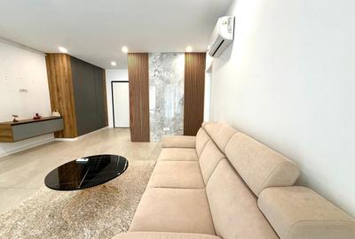 Apartament cu 3 camere semidecomandat, mobilat în Pipera