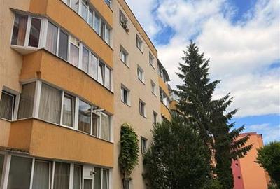 Apartament cu 3 camere decomandat, mobilat în Astra