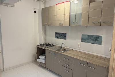 Vanzare apartament spatios de 3 camere, zona Jiului - 6