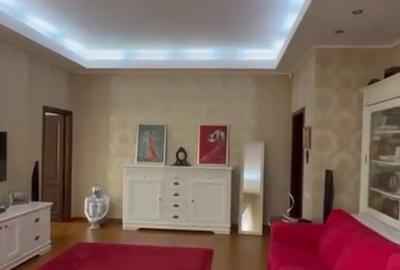 Vând apartament cu 3 camere , et 1, bd Ferdinand - 2